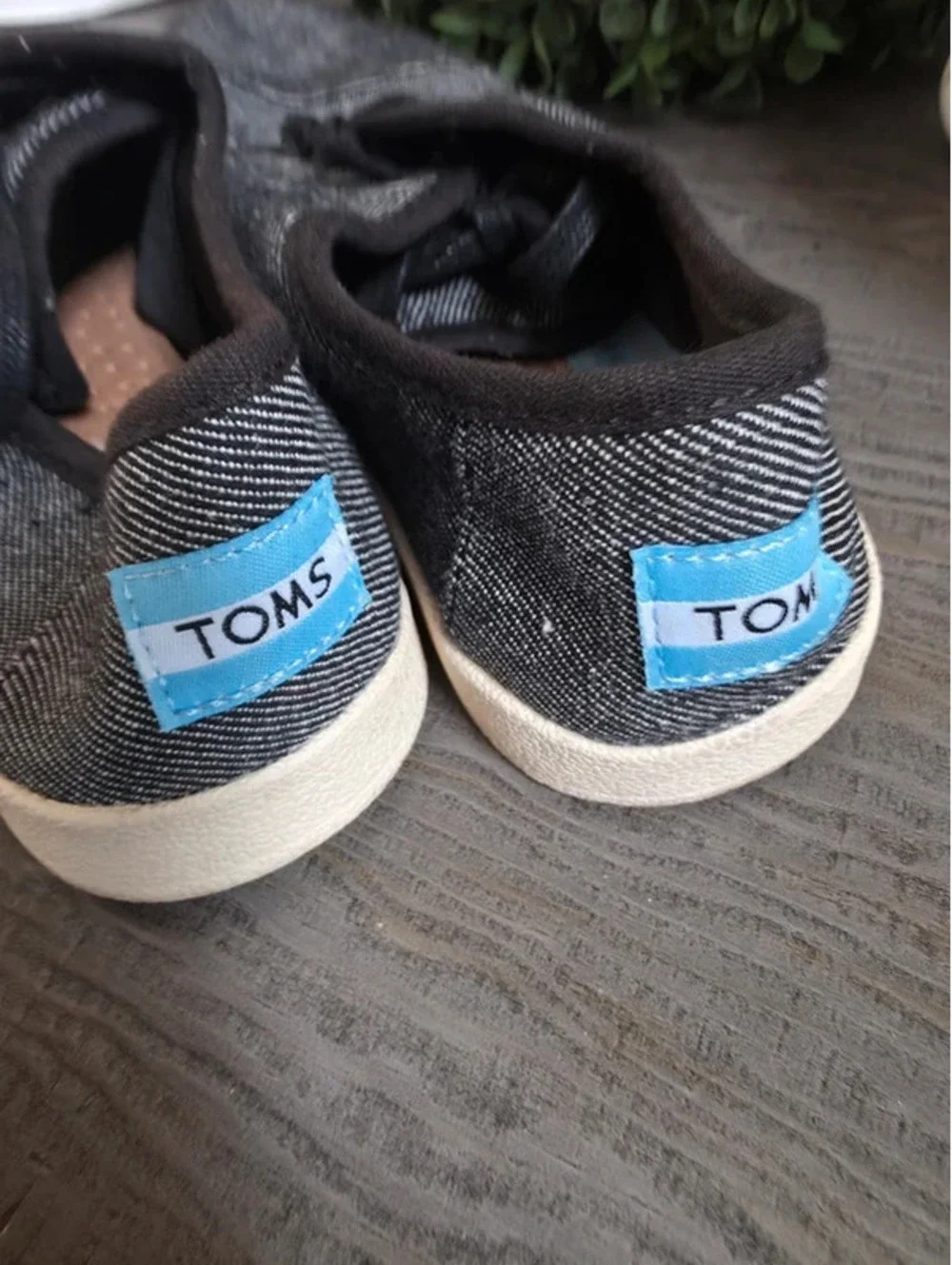 Toms size 7 denim blue gray